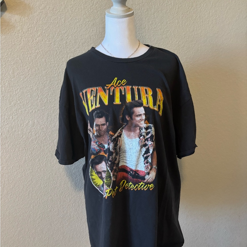 Aventura Black Graphic Short Sleeve Tee